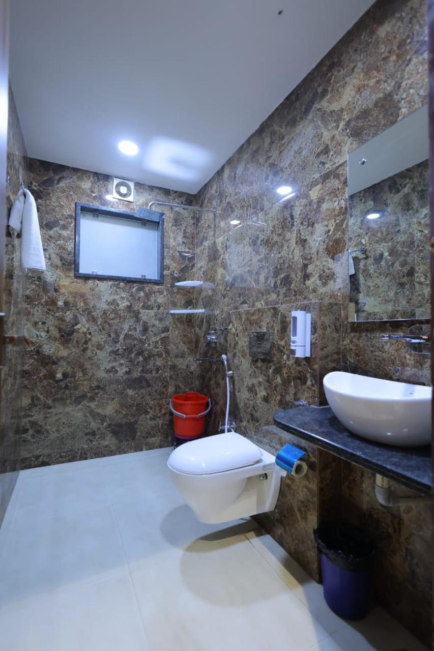 Hotel Golden Door 마투라 외부 사진