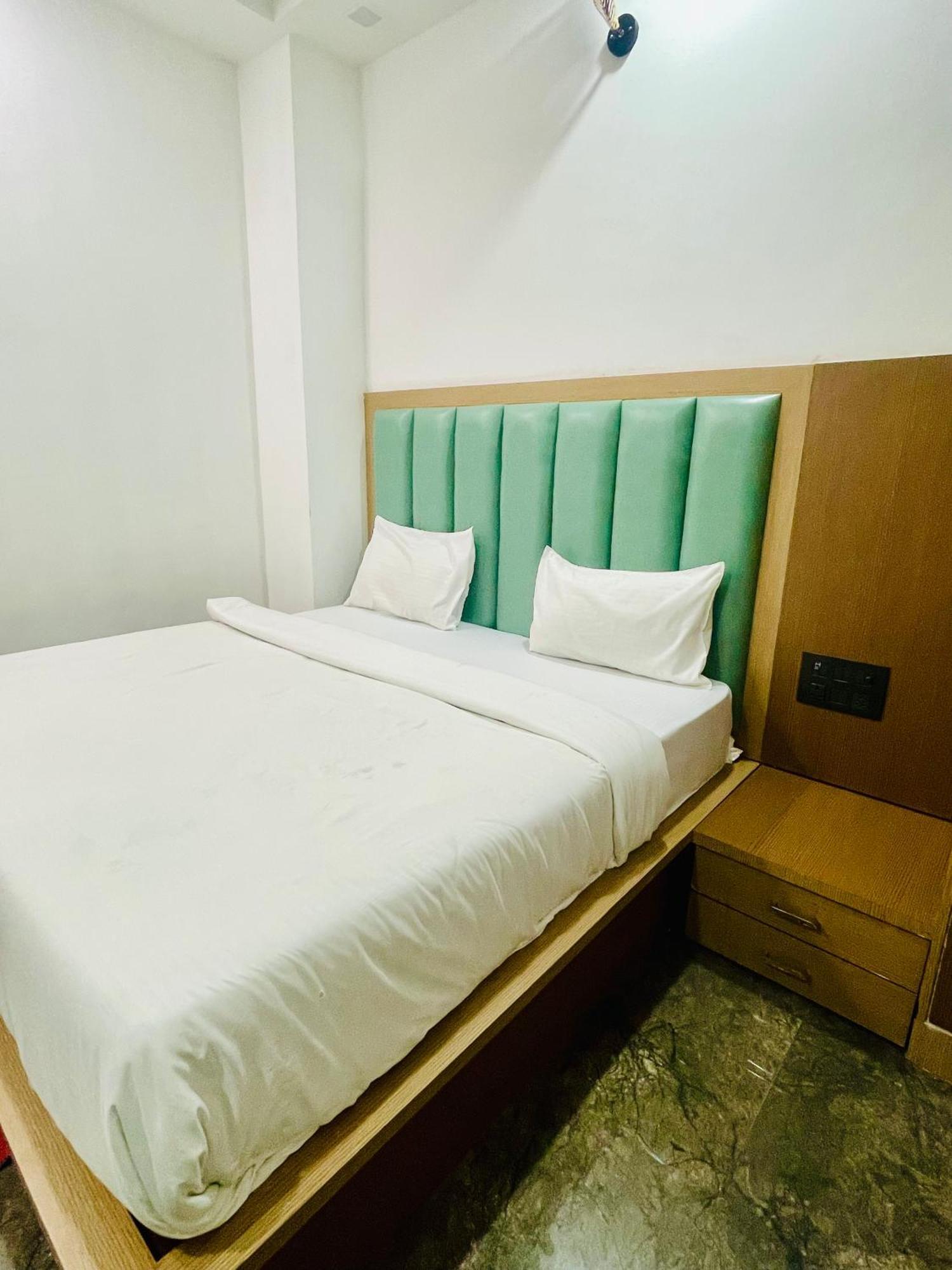 Hotel Golden Door 마투라 외부 사진