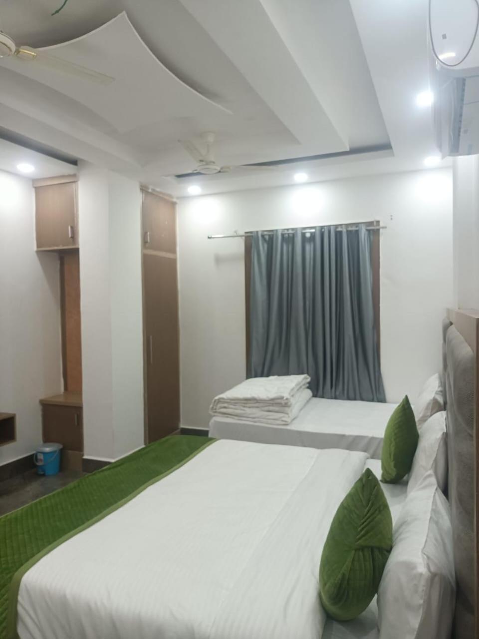 Hotel Golden Door 마투라 외부 사진