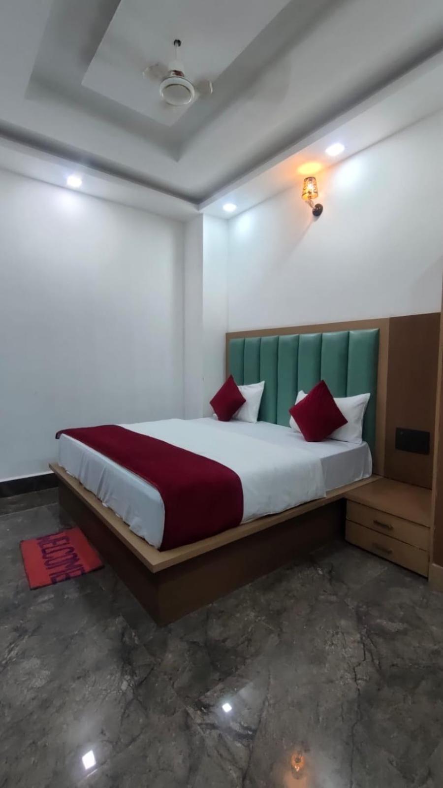 Hotel Golden Door 마투라 외부 사진