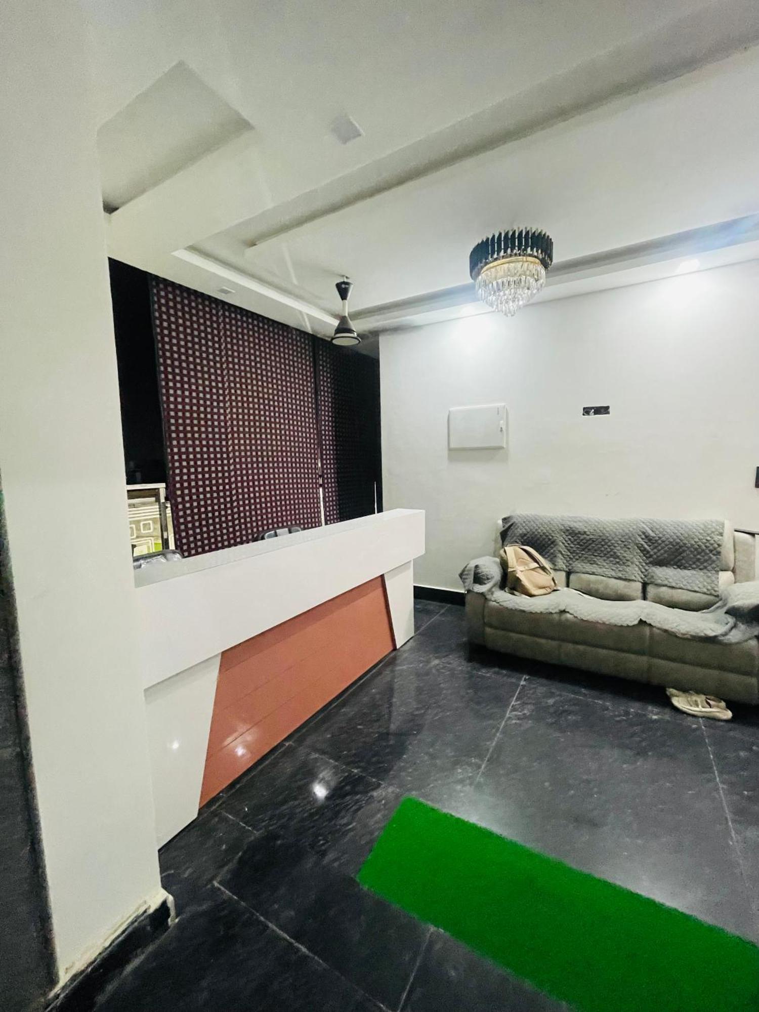 Hotel Golden Door 마투라 외부 사진
